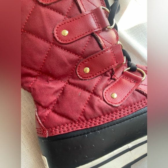 Womens Red Sorel Winter Boots with Faux Fur - Size 7 - Picture 6 of 12
